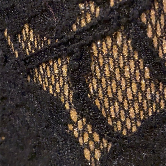 Sleeveless top by Objects D’art - Picture 3 of 7